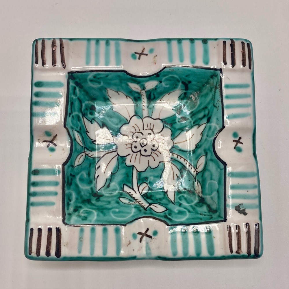 Vintage ceramic cigarette tray